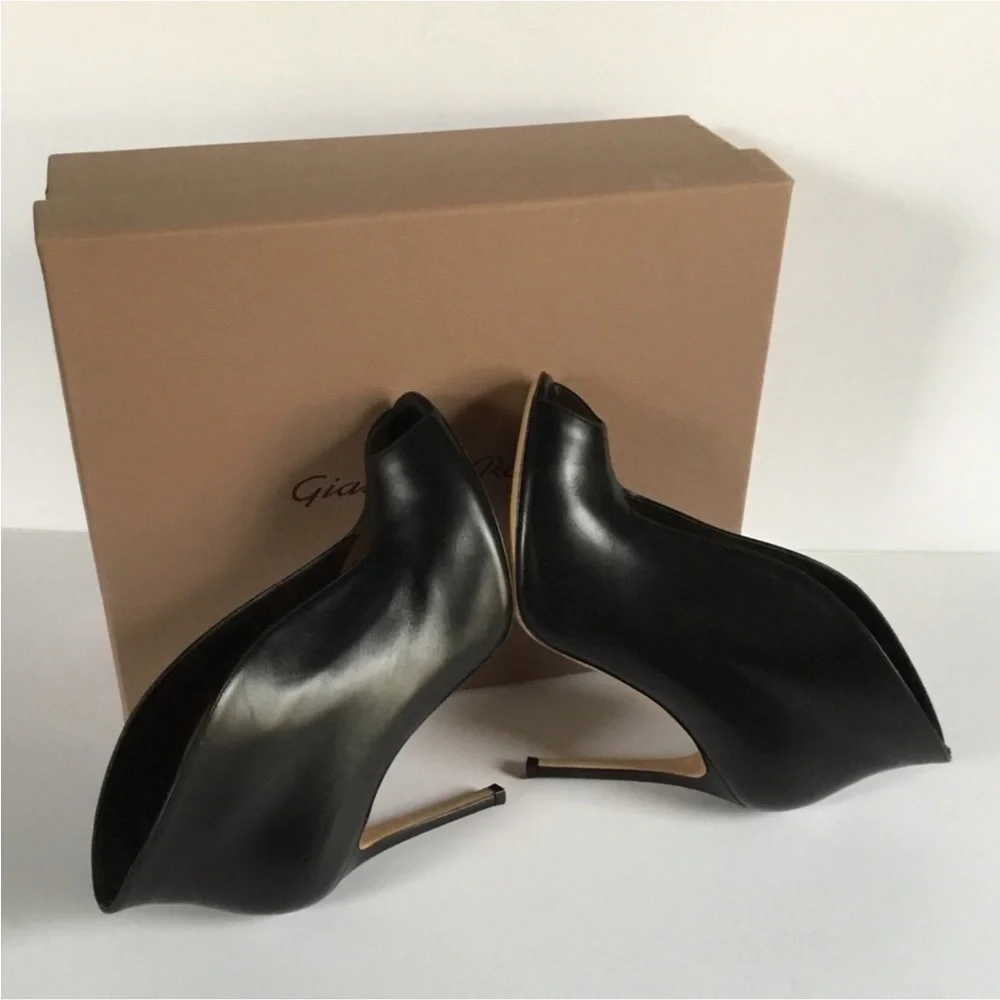 GIANVITO ROSSI - Picture 12 of 15